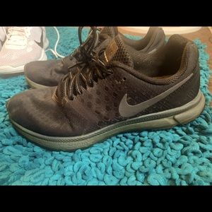 Women’s sz9.5 Nike zoom span.